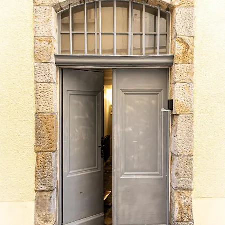 Apartment Au Pied Du Chateau, Le Grand Fux Foix